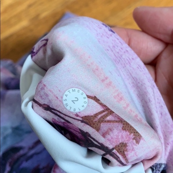 Lululemon Fast and Free 7/8 tights - Picture 5 of 7